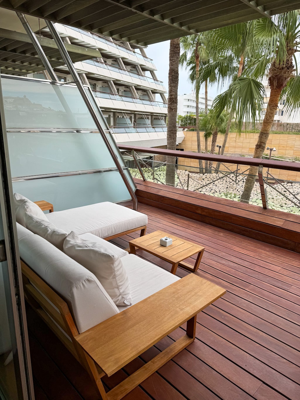 Zimmer mit Balkon