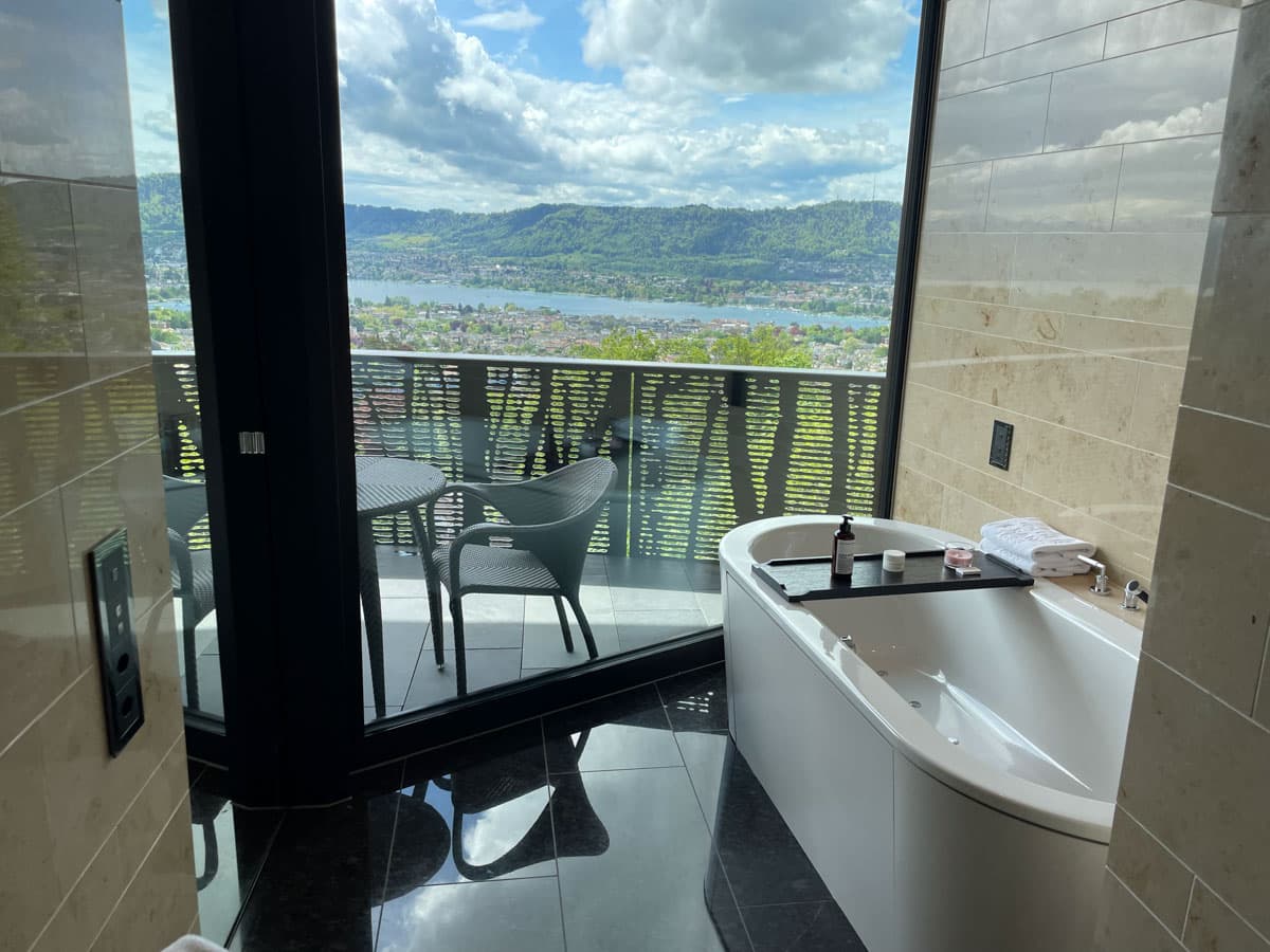 Badezimmer mit Ausblick