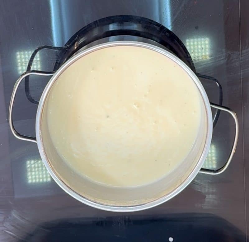 Fertige Bechamelsause