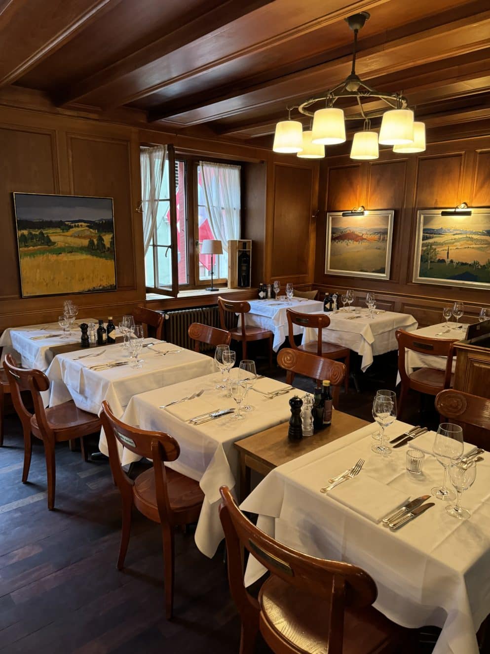 Gemütliche Innenausstattung Cantinetta Antinori