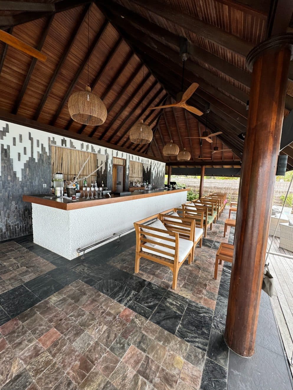 Infinty Pool & Bar Ja Manafaru Malediven