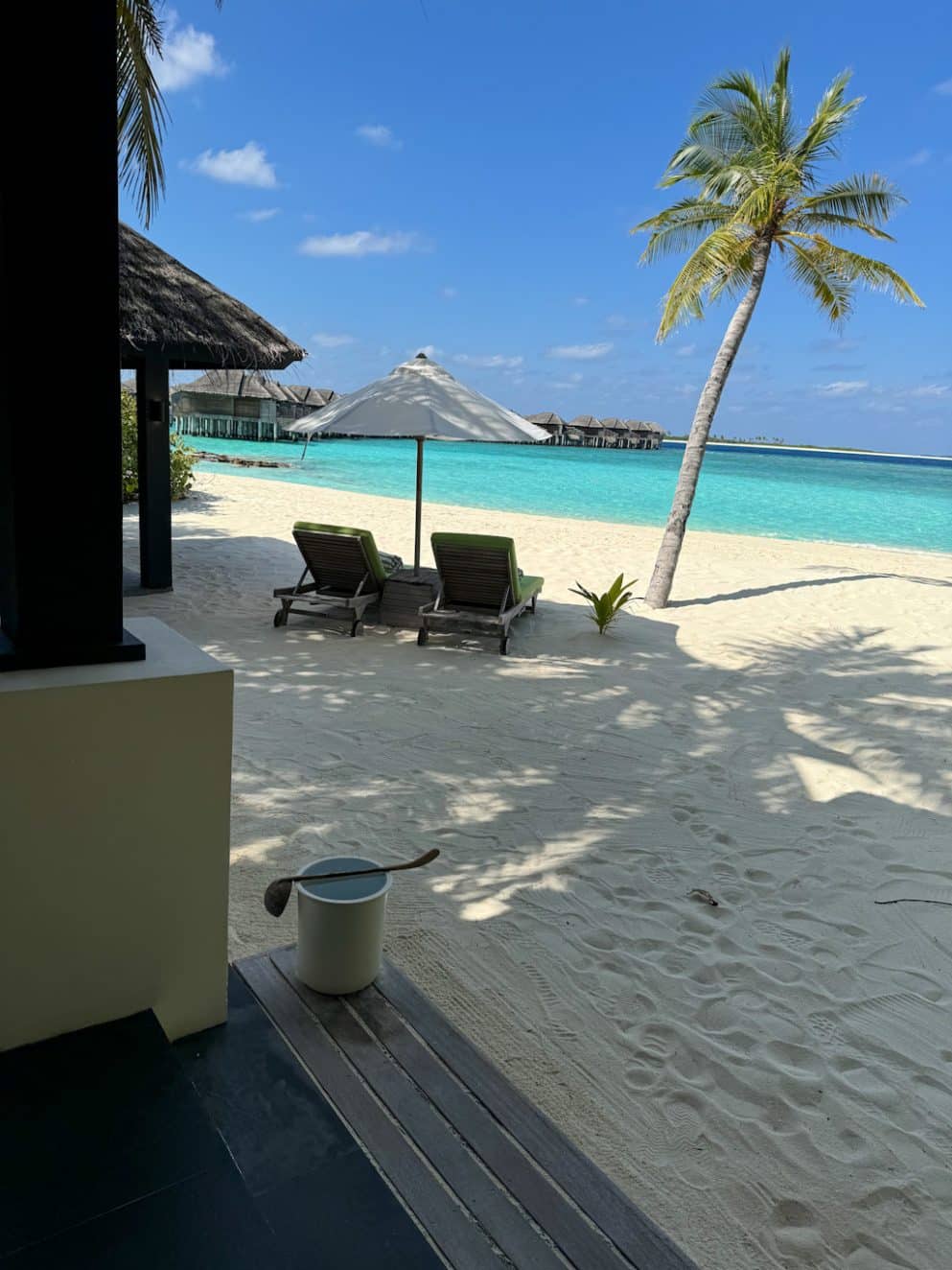 Strandvilla mit Pool Ja Manafaru Malediven