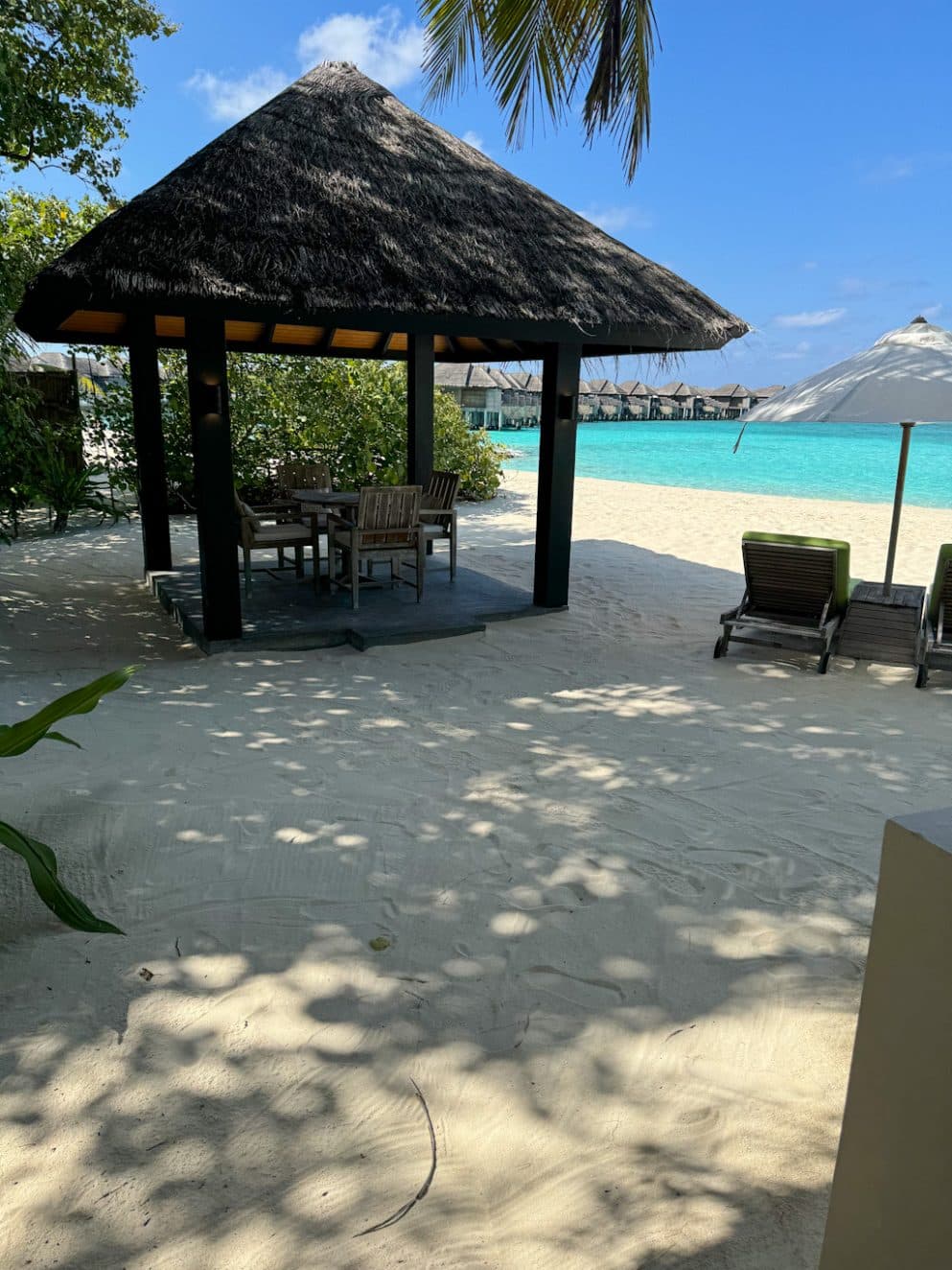 Strandvilla mit Pool Ja Manafaru Malediven