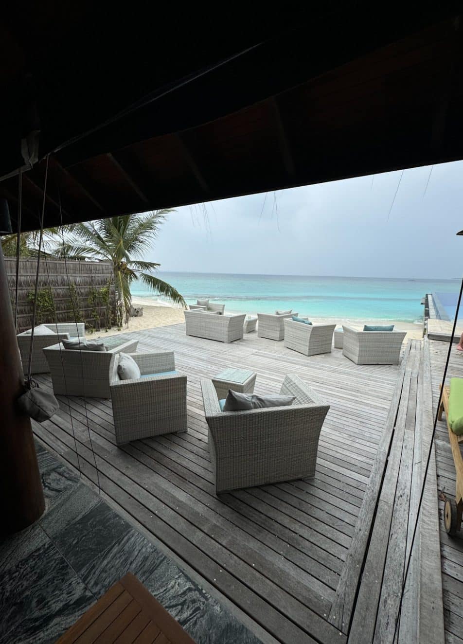 Infinty Pool & Bar Ja Manafaru Malediven