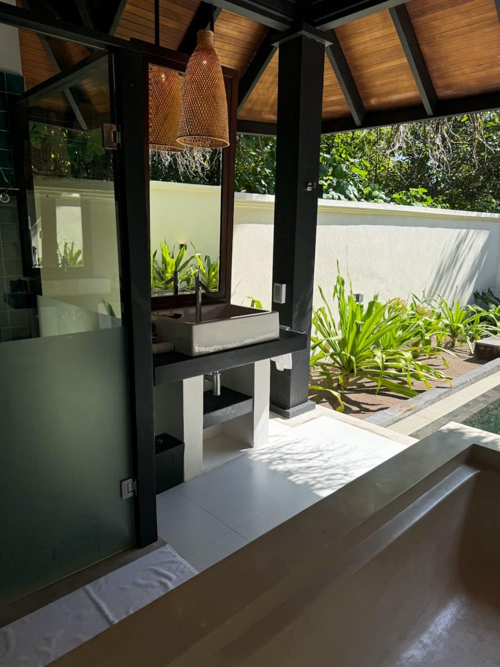 Strandvilla mit Pool Ja Manafaru Malediven