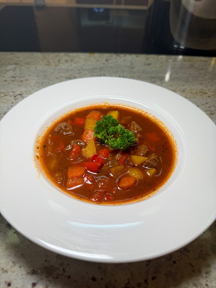 Deftige Gulaschsuppe