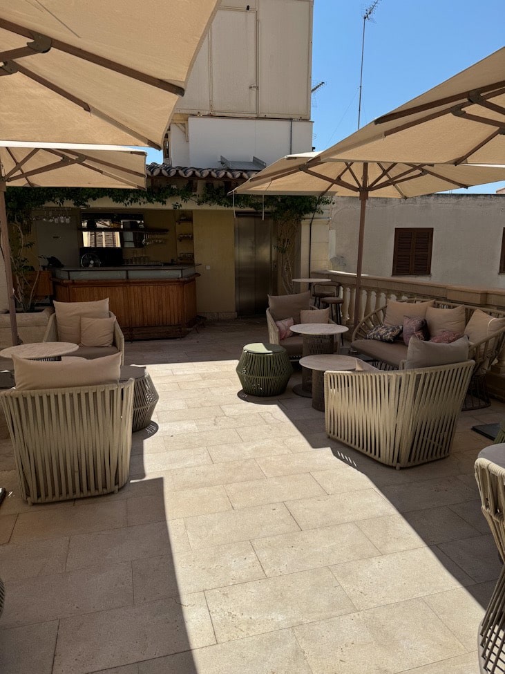 Dachterrasse,Das Palacio Can Marqués ist ein kleines, stilvolles Boutique-Hotel mitten in der Altstadt von Palma de Mallorca.Hotel and Food Lover, hotel and Food lover , Hotelandfoodlover, hotel and Foodlover , Hotel & Food Lover