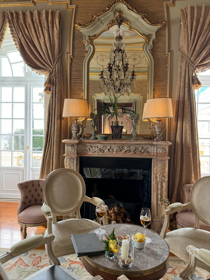 HOTEL ESTORIL VINTAGE Portugal . Die Bar .hotel and foodlover ,hotelandfoodlover,sandra eigen