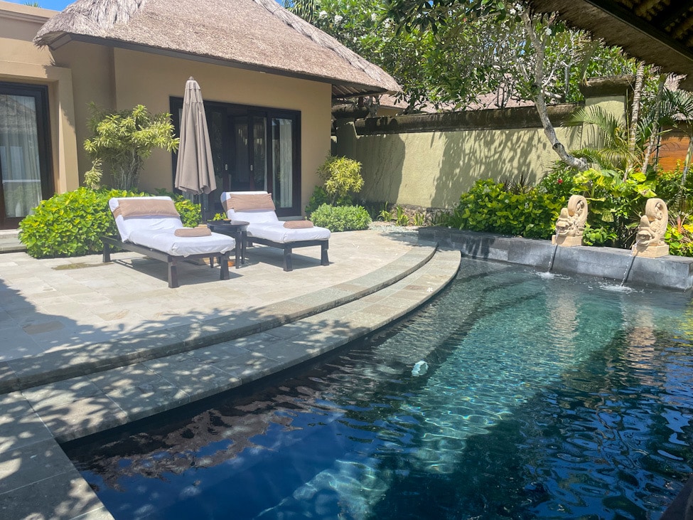 AYANA Villas Bali.Die Villa .Der Außenbereich.hotelandfoodlover.sandra eigen