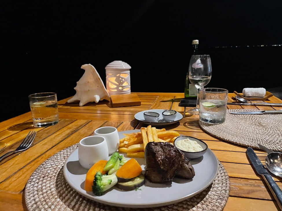 KISIK Lounge & Seafood AYANA Bali .hotelandfoodlover,sandraeigen