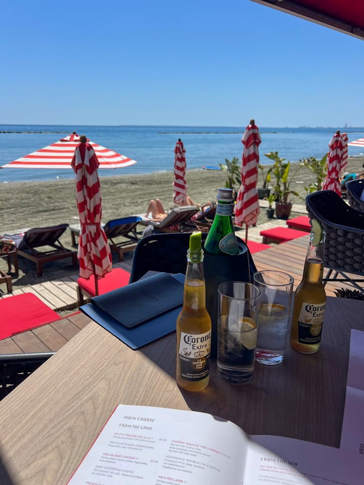PlusSea Beach Restaurant direkt neben dem Amara Hotel