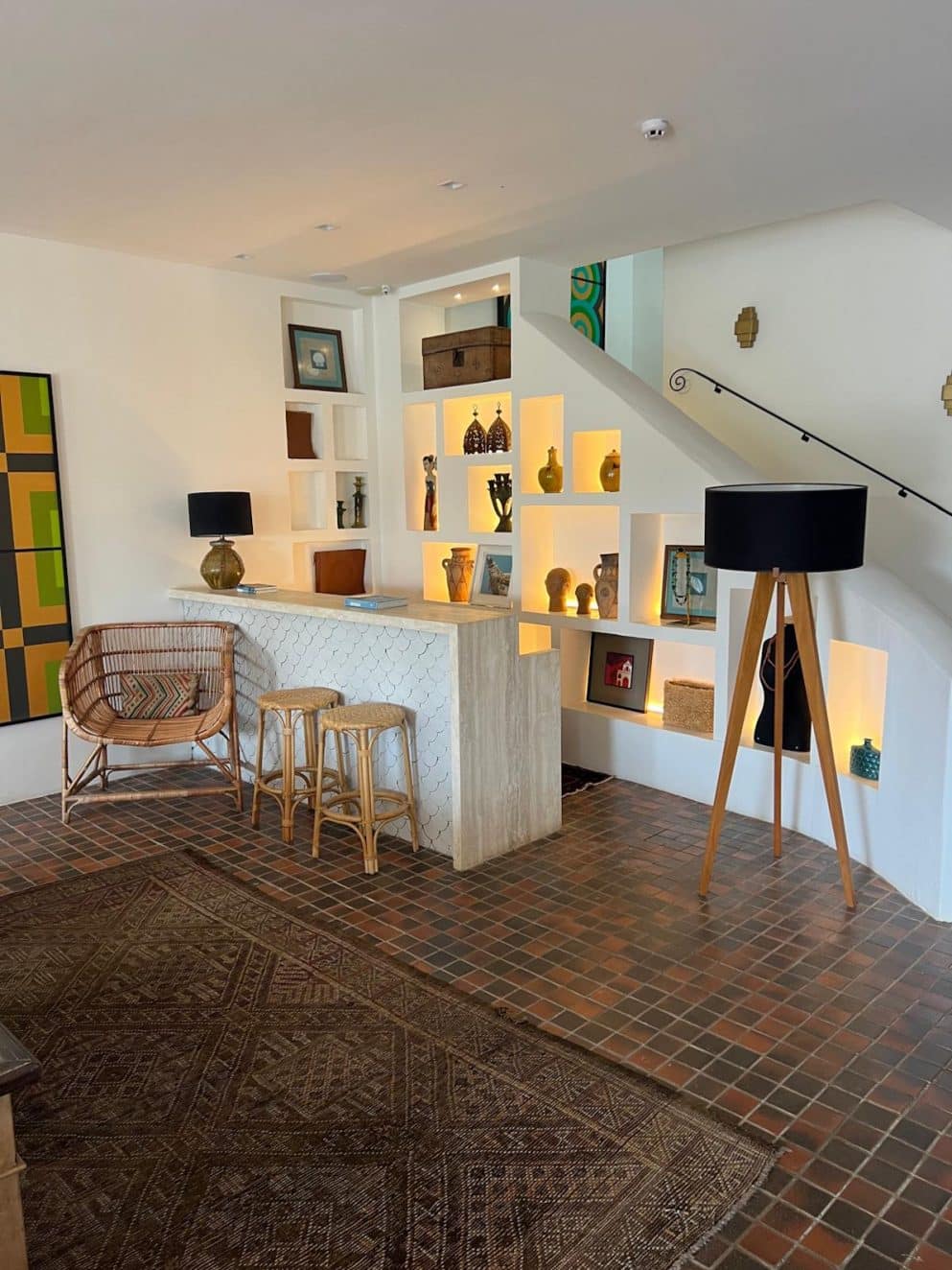 Rezeption im Vila d’Este Hotel in Búzios, Brasilien – stilvoller Empfangsbereich im Boutiquehotel

Reception area at Vila d’Este Hotel in Búzios, Brazil – stylish and welcoming boutique hotel entrance
